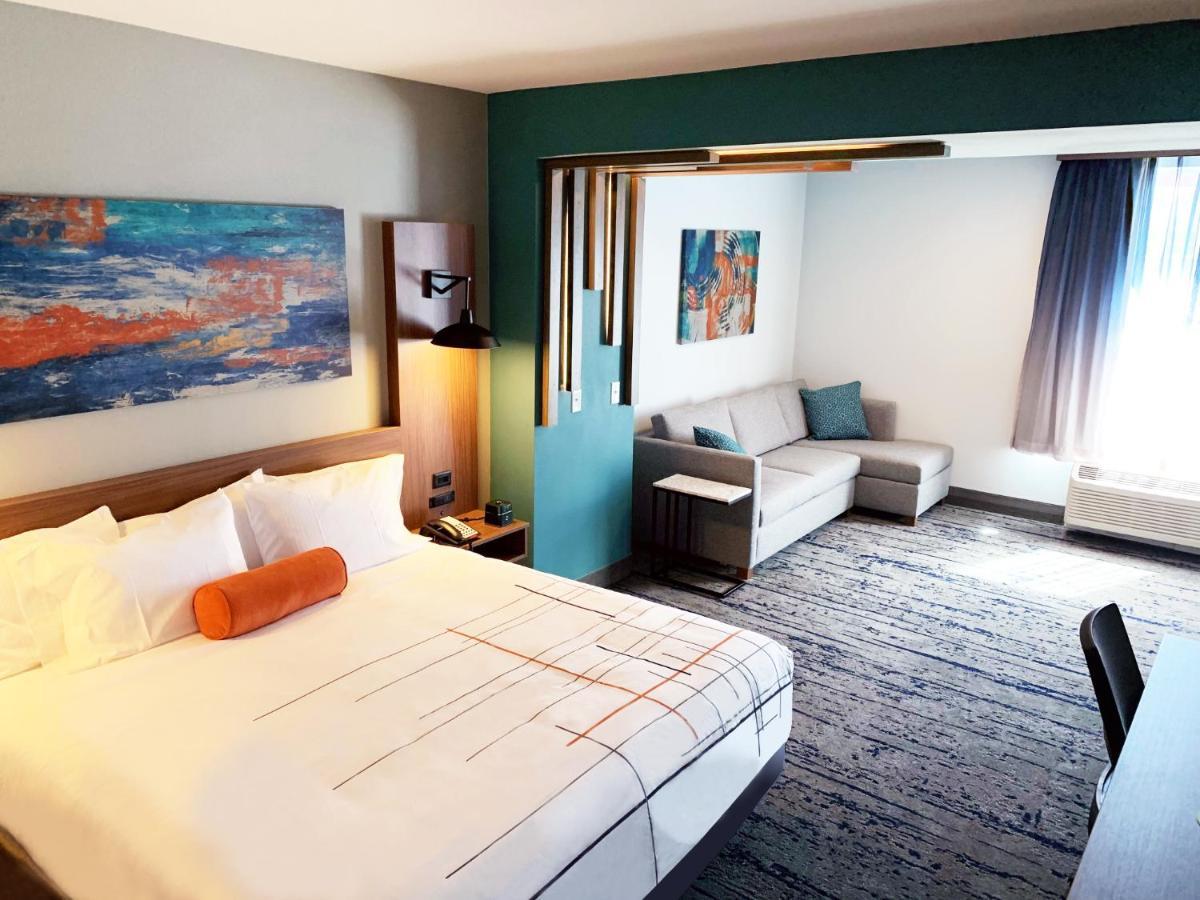 La Quinta Inn & Suites By Wyndham Dallas - Frisco Stadium מראה חיצוני תמונה