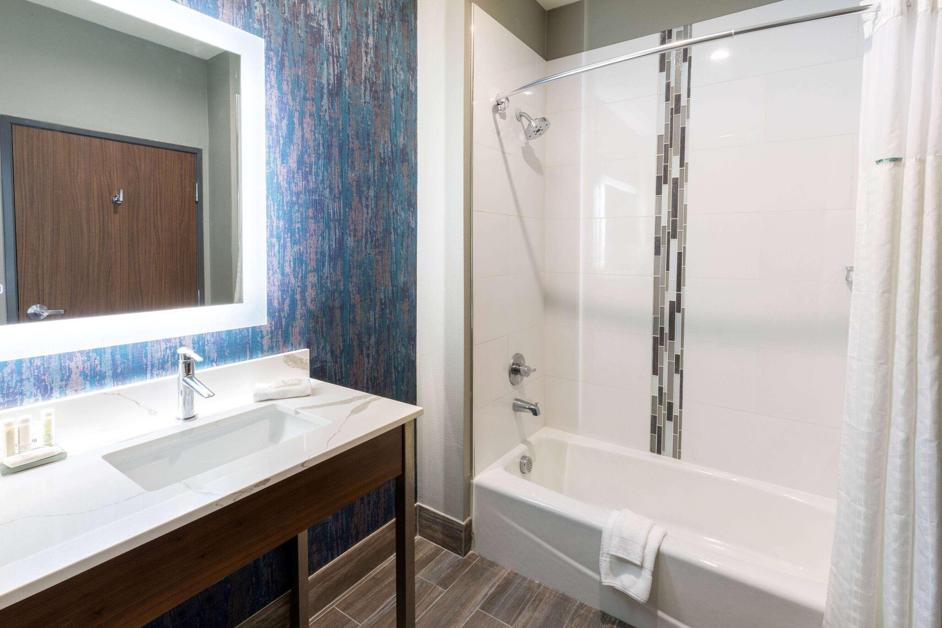 La Quinta Inn & Suites By Wyndham Dallas - Frisco Stadium מראה חיצוני תמונה