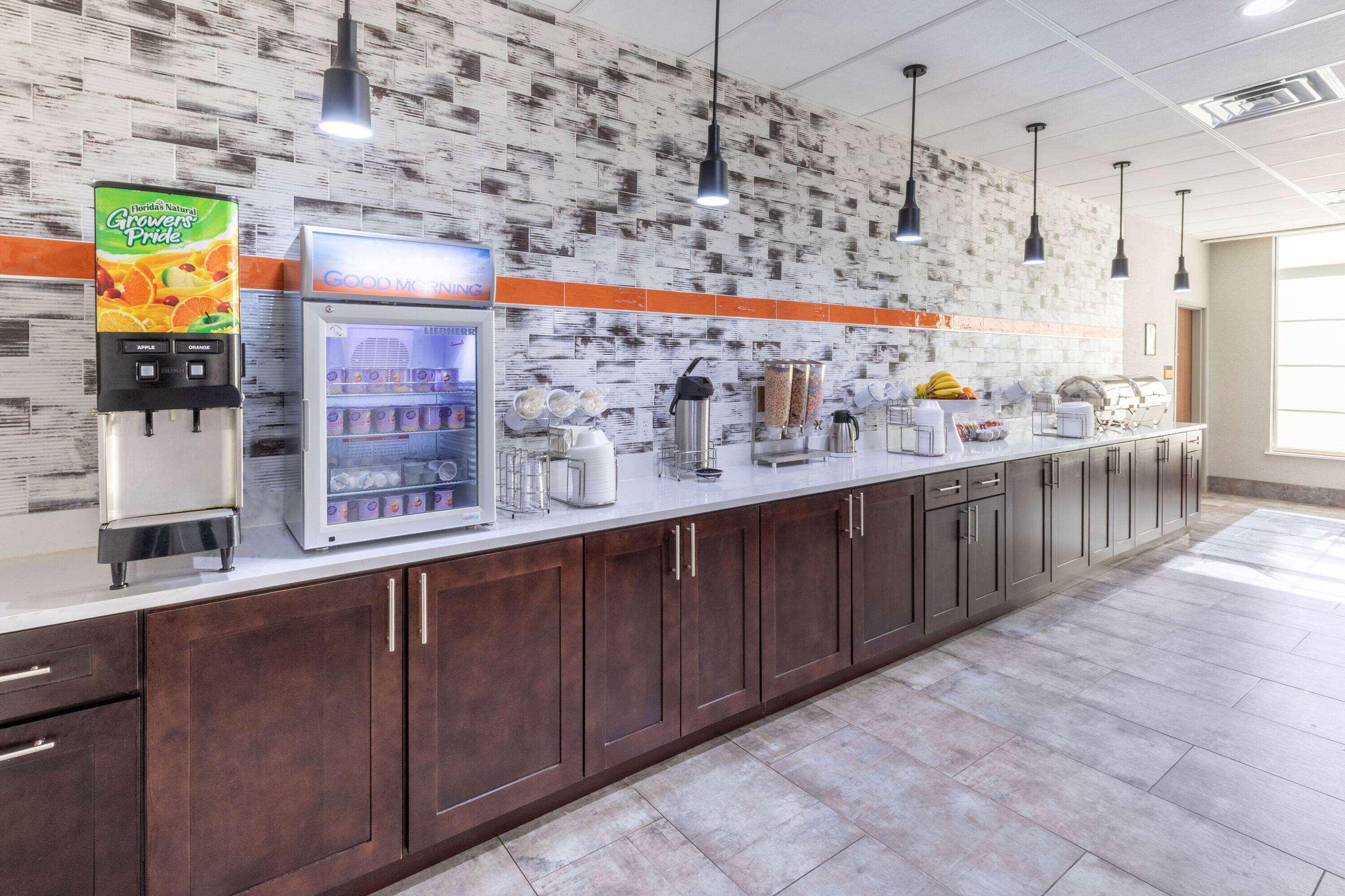 La Quinta Inn & Suites By Wyndham Dallas - Frisco Stadium מראה חיצוני תמונה