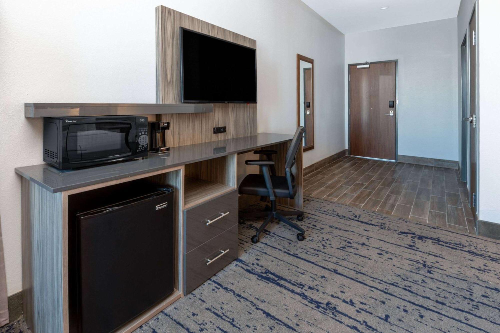 La Quinta Inn & Suites By Wyndham Dallas - Frisco Stadium מראה חיצוני תמונה
